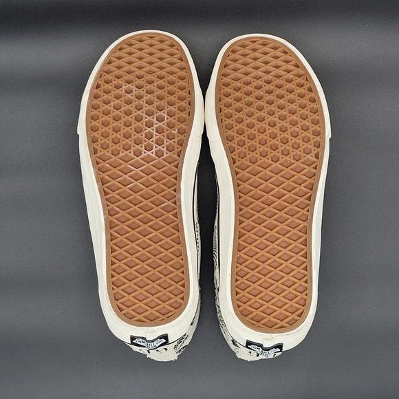 Vans SK8-Hi 138 Decon SF V66 Marshmallow, Men’s 9/Women’s 10.5 – Gently Used - Picture 13 of 14